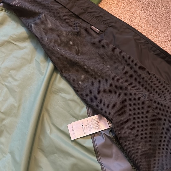 Green Columbia Windbreaker - Picture 4 of 6